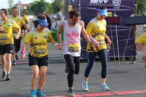BIB: 0170, 0239, 0100, 0099
                            <button type="button" onclick="openModal(5246883)" class="btn btn-primary btn-sm float-right btn-popup" data-toggle="modal" data-target=".modal-high-quality">
                        <i class="fas fa-shopping-cart"></i> Add to Cart
                    </button>
                                            <button type="button" onclick="isThisMe(5246883, true)" class="btn btn-success btn-sm float-right btn-popup btn-isme hidden" data-toggle="tooltip" data-placement="bottom" title="นี่คือรูปของคุณใช่ไหม คลิกที่นี่เพื่อเอาเข้าอัลบั้ม">
                        <i class="fas fa-plus"></i> Add to album
                    </button>
                    <button type="button" onclick="isThisMe(5246883, false)" class="btn btn-warning btn-sm float-right btn-popup btn-isnotme hidden">
                        <i class="fas fa-ban"></i> Remove from album
                    </button>
